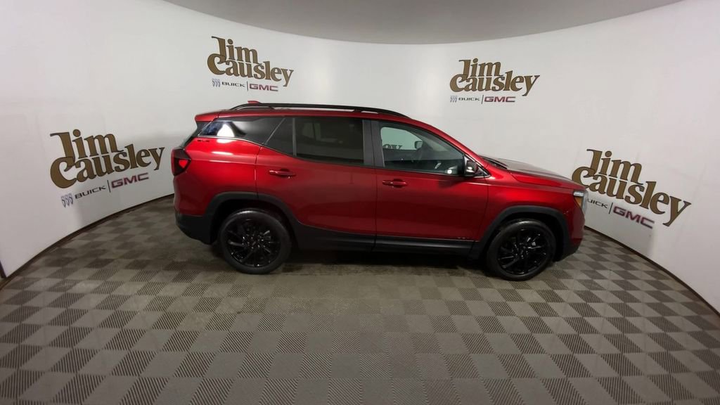 Used 2023 GMC Terrain SLE w/ Driver Convenience Package image 9