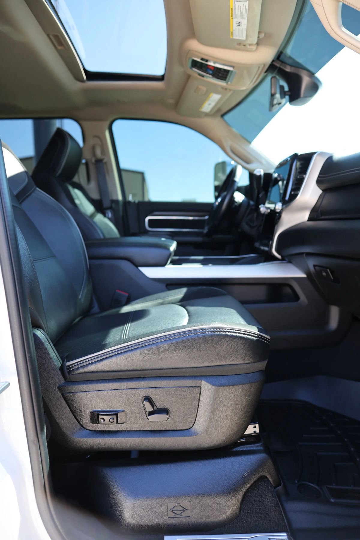 Used 2022 RAM 2500 Laramie image 52