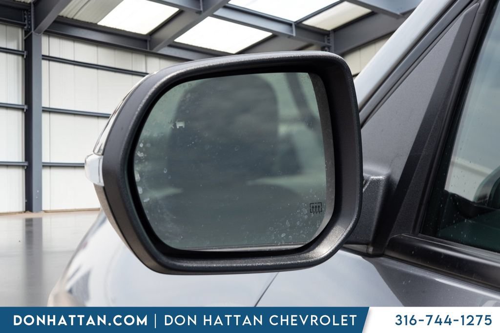 Used 2025 Chevrolet Traverse Z71 AWD/4WD image 29