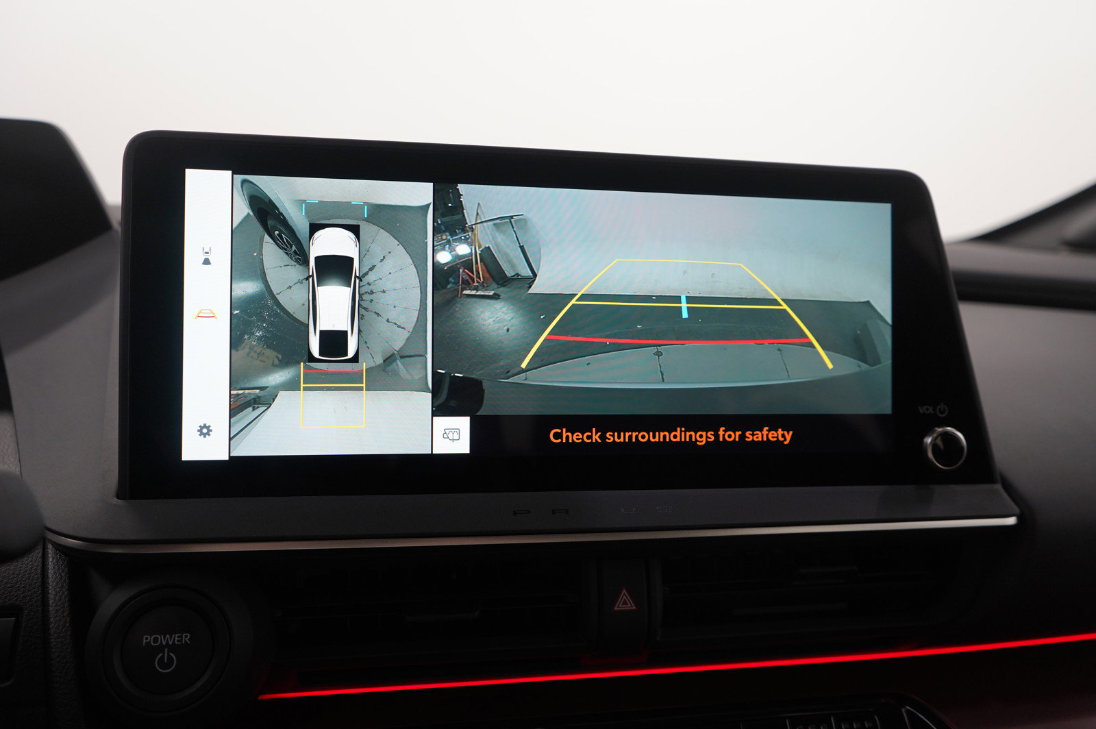 Used 2025 Toyota Prius Plug-In Hybrid image 24