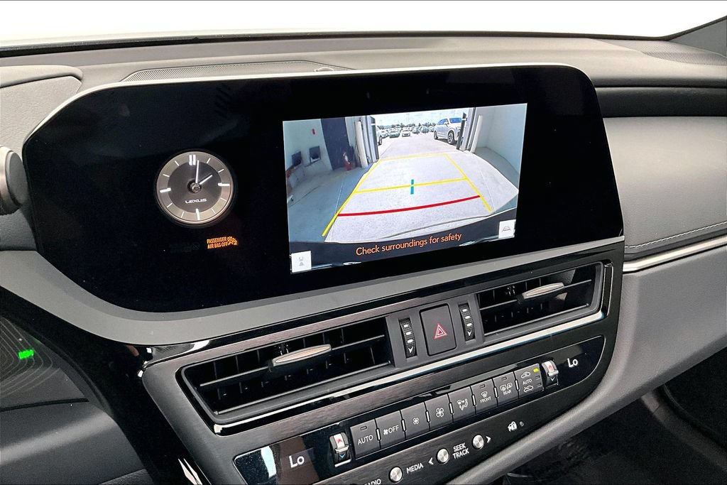 Used 2025 Lexus ES 300h w/ Premium Package FWD image 28