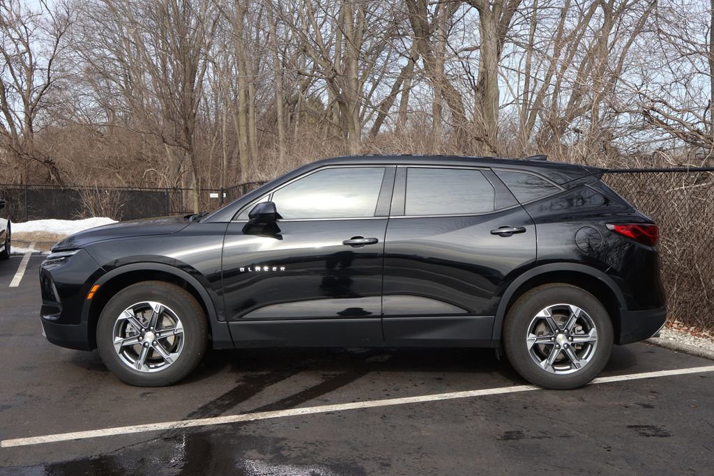 Used 2023 Chevrolet Blazer LT w/ Driver Confidence Package AWD/4WD image 4