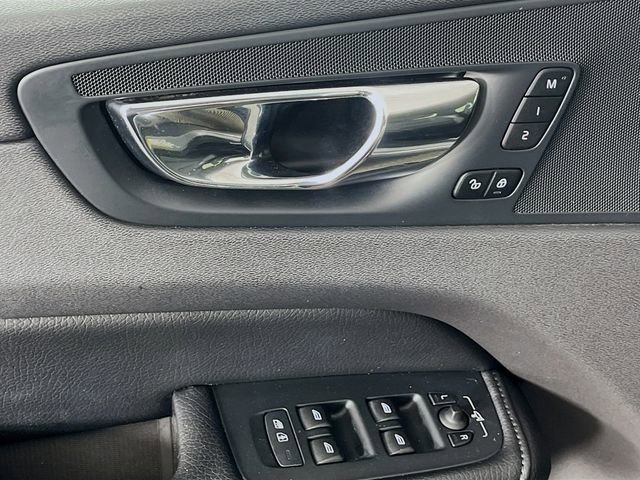 Used 2018 Volvo XC60 T6 Inscription w/ Convenience Package image 19
