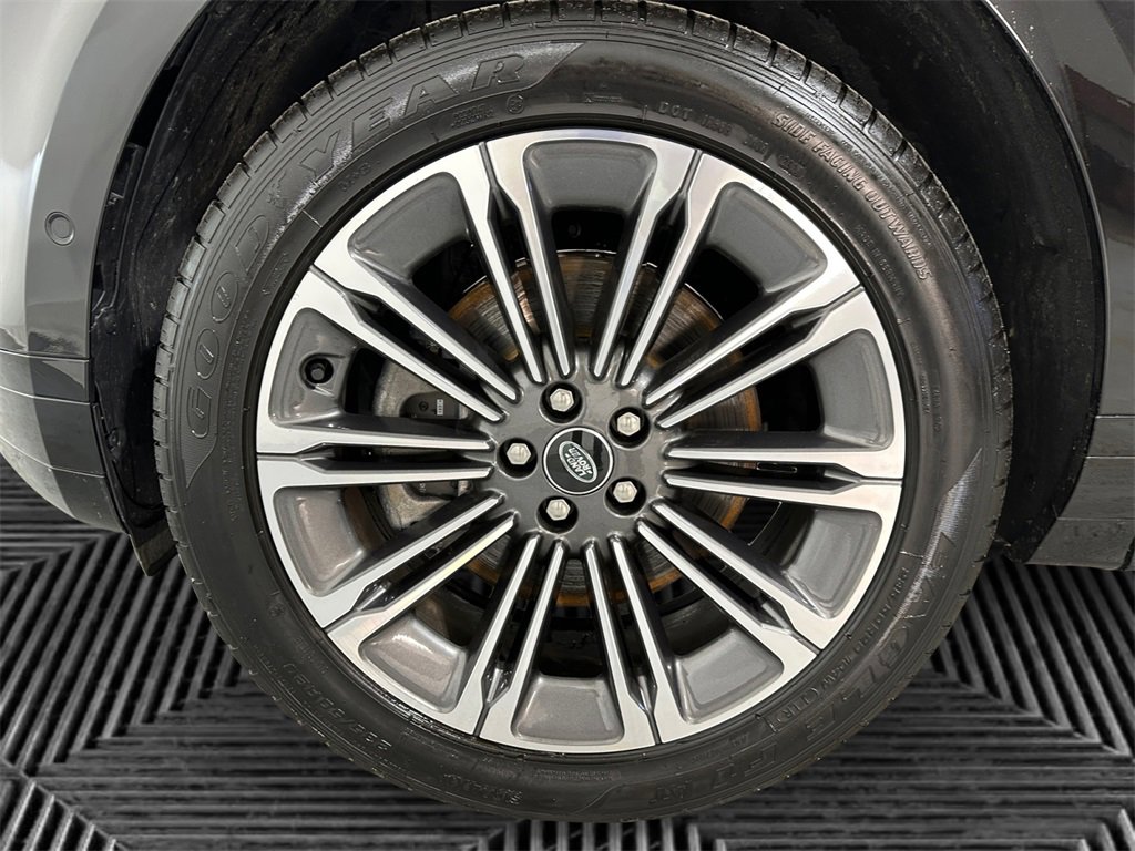 Used 2025 Land Rover Range Rover Evoque Dynamic SE image 14