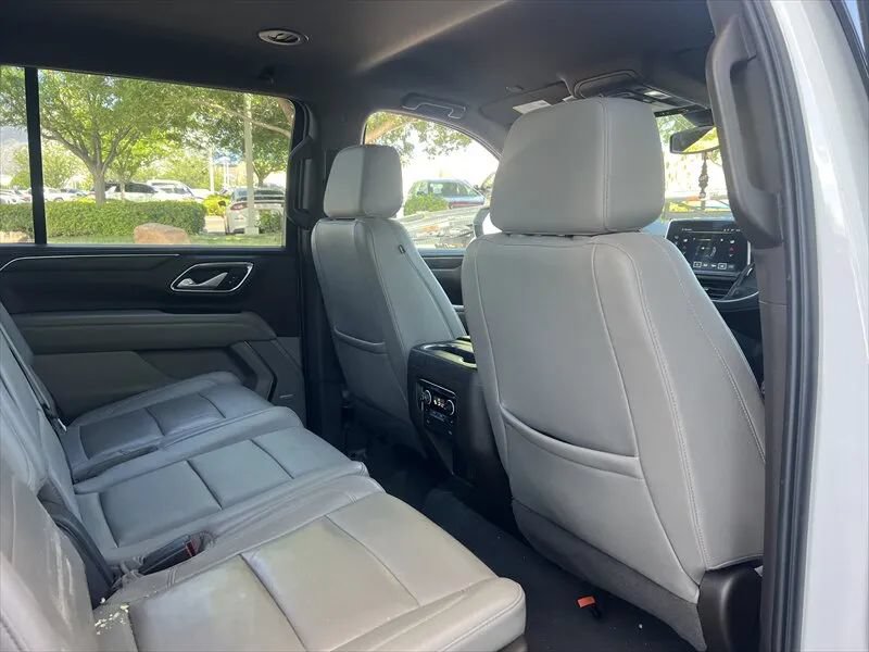 Used 2022 Chevrolet Suburban Z71 w/ Luxury Package AWD/4WD image 19