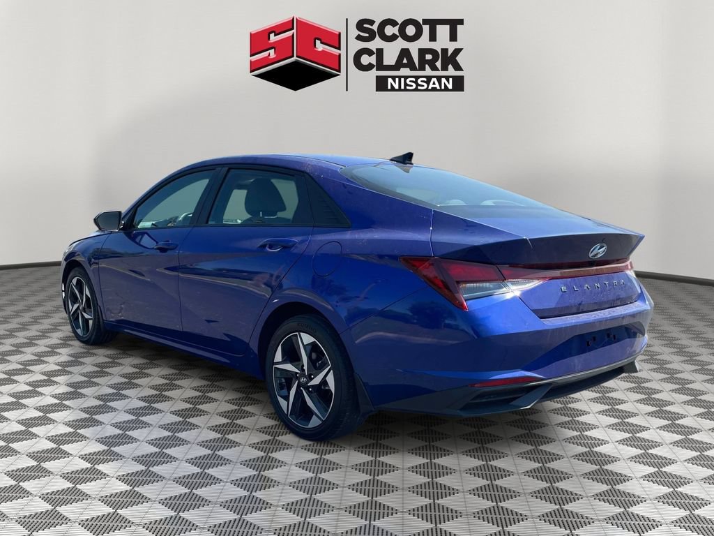 Used 2023 Hyundai Elantra SEL w/ Convenience Package FWD image 4