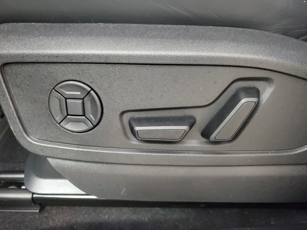 Used 2025 Audi Q5 Premium Plus w/ Premium Plus image 21