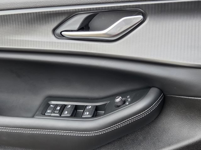New 2024 Jeep Grand Cherokee L Altitude RWD image 29