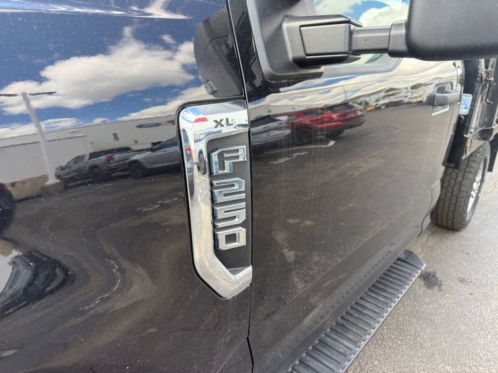 Used 2020 Ford F250 XL w/ Power Equipment Group AWD/4WD image 14