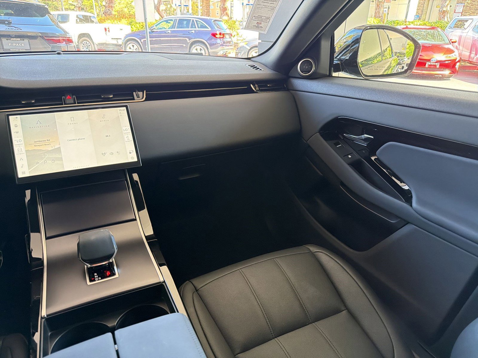 Certified 2026 Land Rover Range Rover Evoque Dynamic SE AWD/4WD image 29