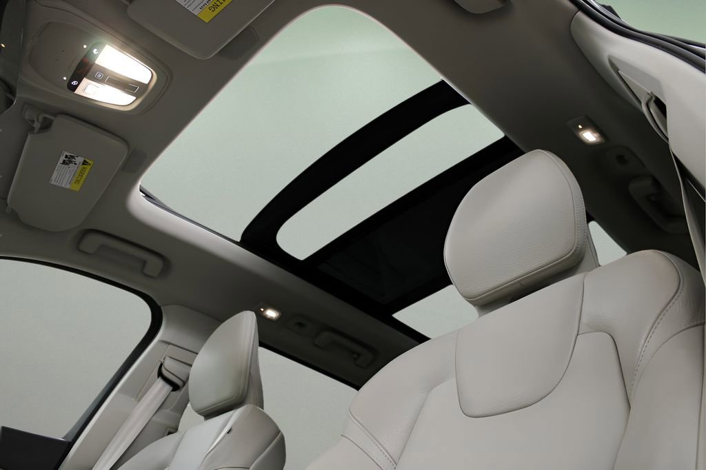 Used 2023 Volvo XC90 B6 Plus w/ Protection Package Premier image 33