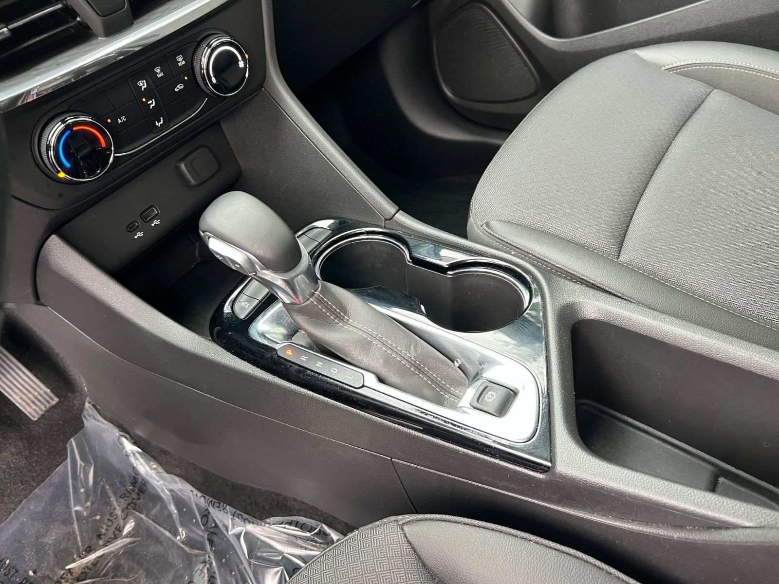 Used 2025 Buick Encore GX Preferred image 35