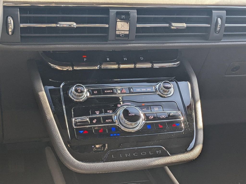 Certified 2021 Lincoln Corsair Reserve w/ Elements Package image 17