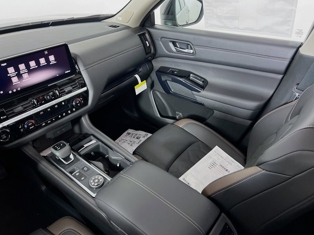 New 2026 Nissan Pathfinder Platinum AWD/4WD image 22