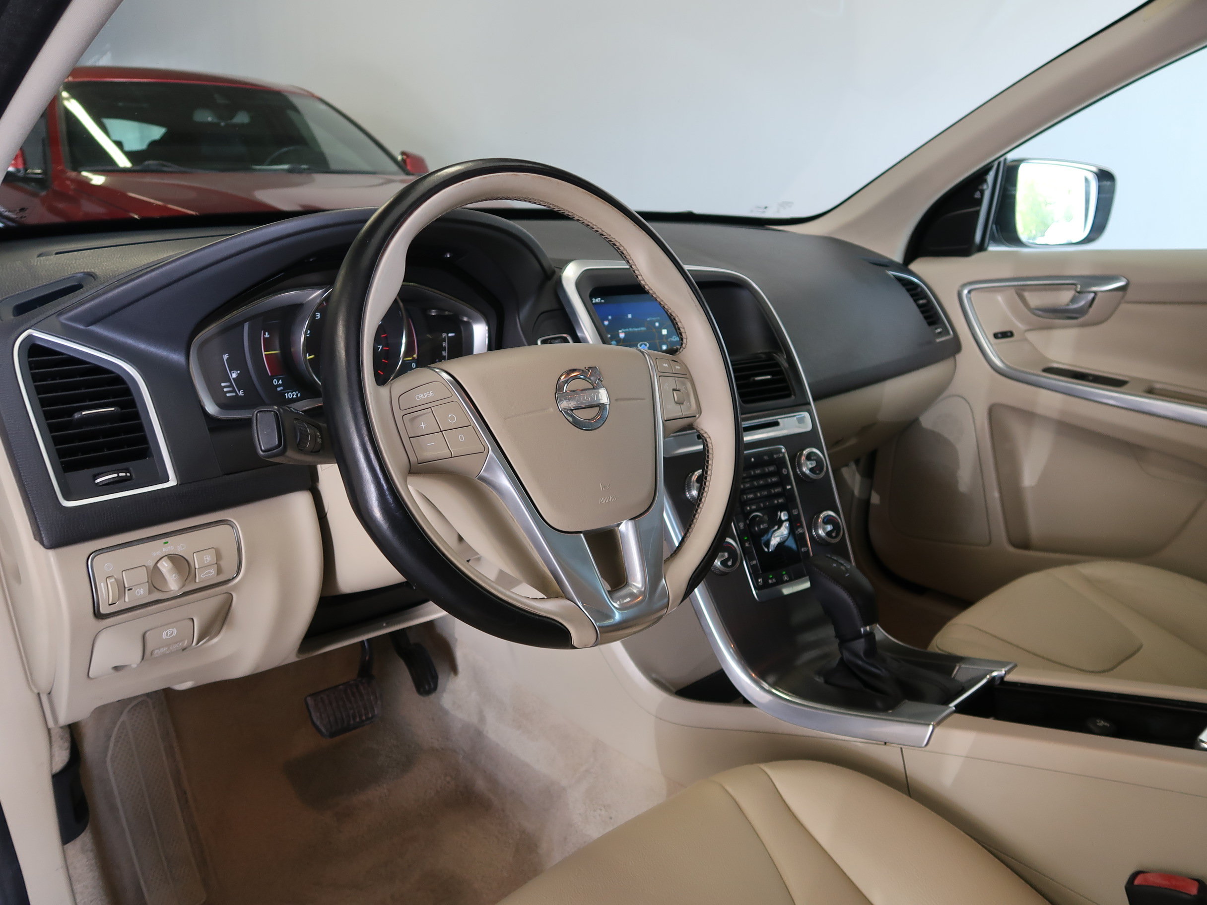 Used 2015 Volvo XC60 T5 Premier w/ Proximity Package FWD image 26