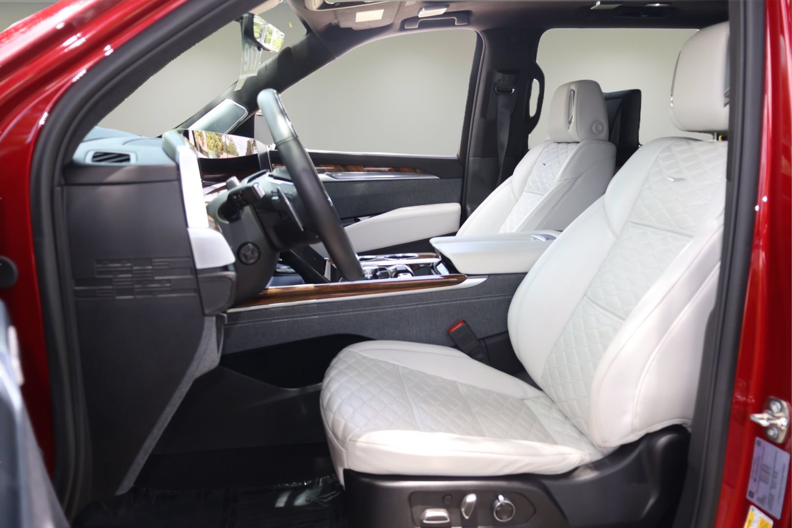 Certified 2025 Cadillac Escalade ESV Sport Platinum AWD/4WD image 11