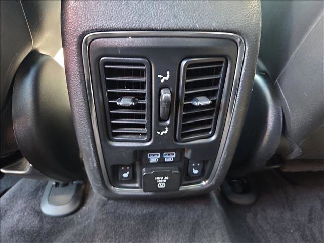 Used 2016 Jeep Grand Cherokee Limited w/ Luxury Group II AWD/4WD image 18