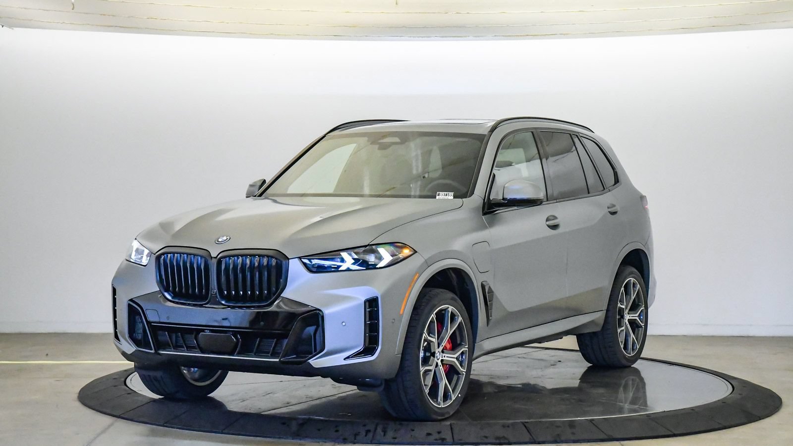 New 2026 BMW X5 xDrive50e AWD/4WD image 1