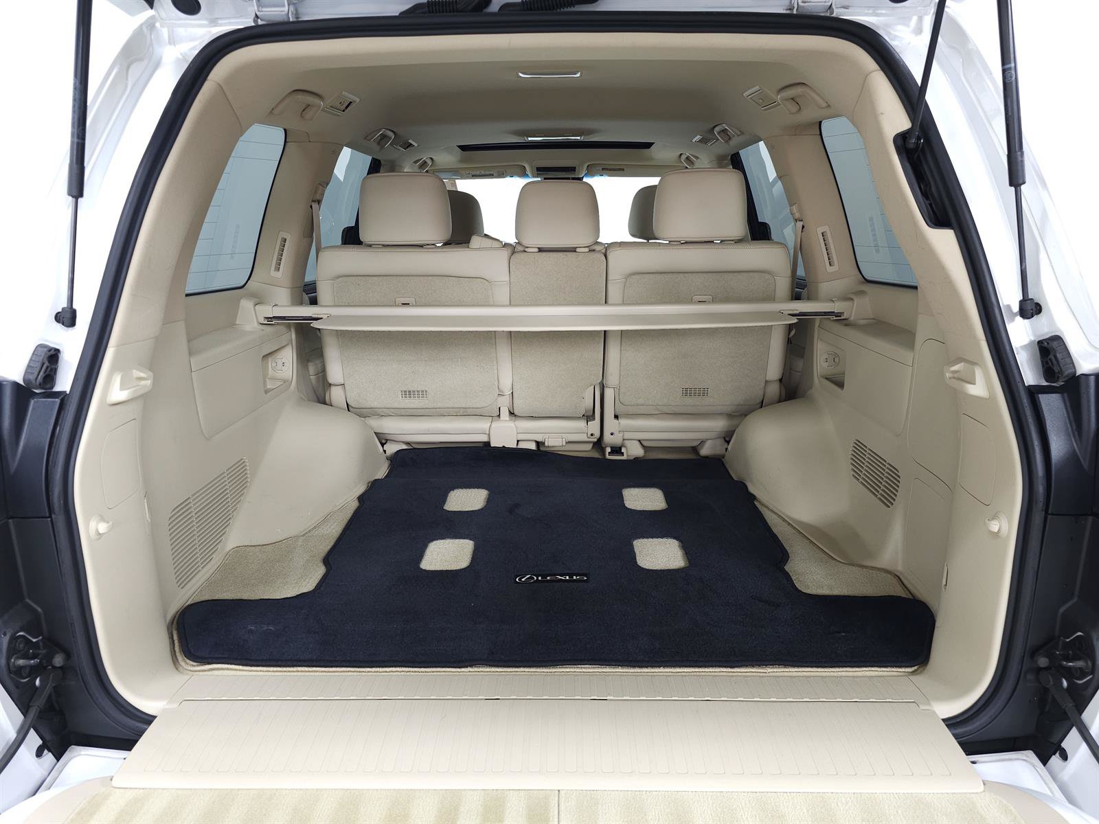 Certified 2021 Lexus LX 570 4WD w/ Luxury Package image 8