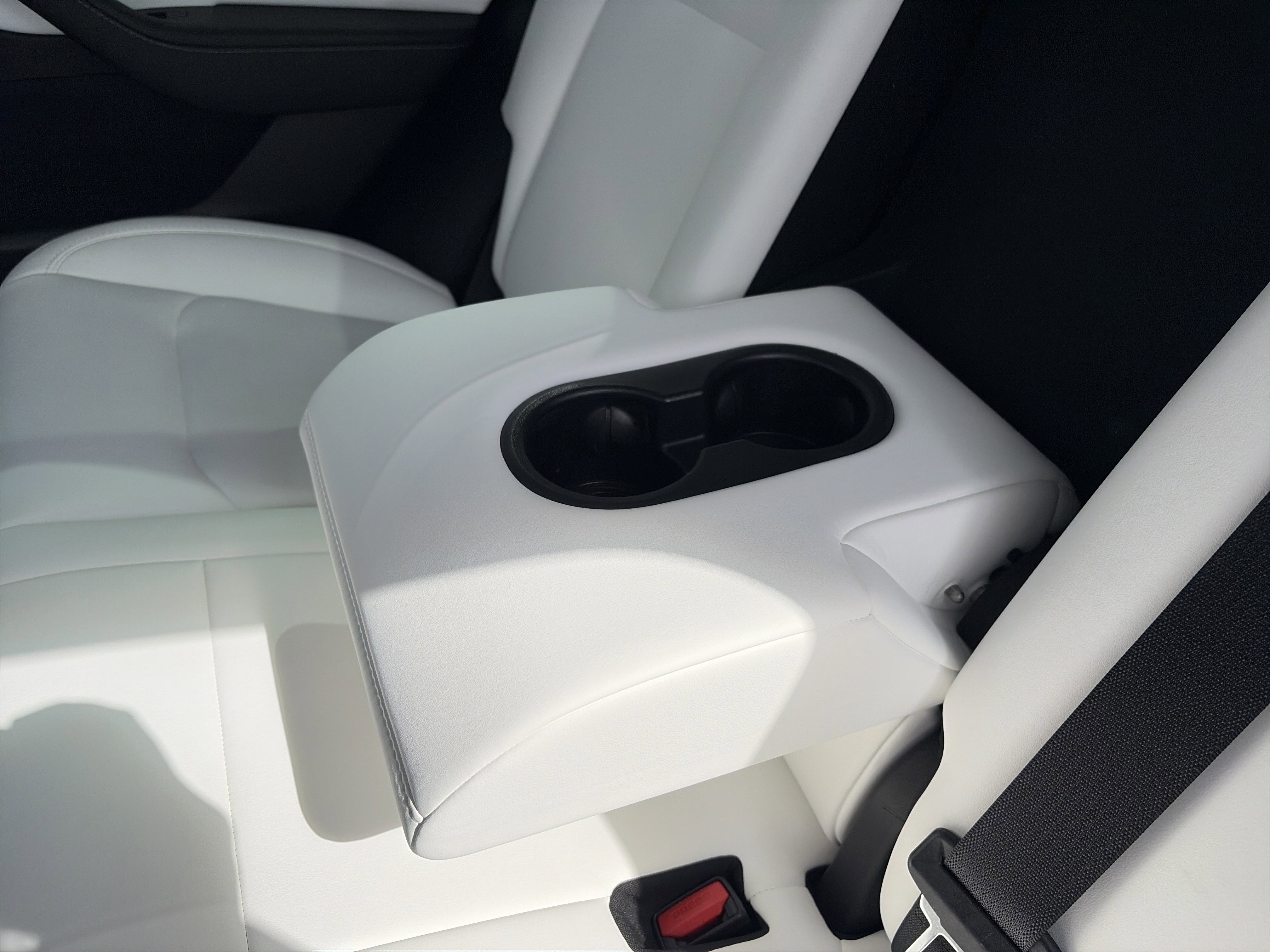 Used 2022 Tesla Model Y Long Range image 22