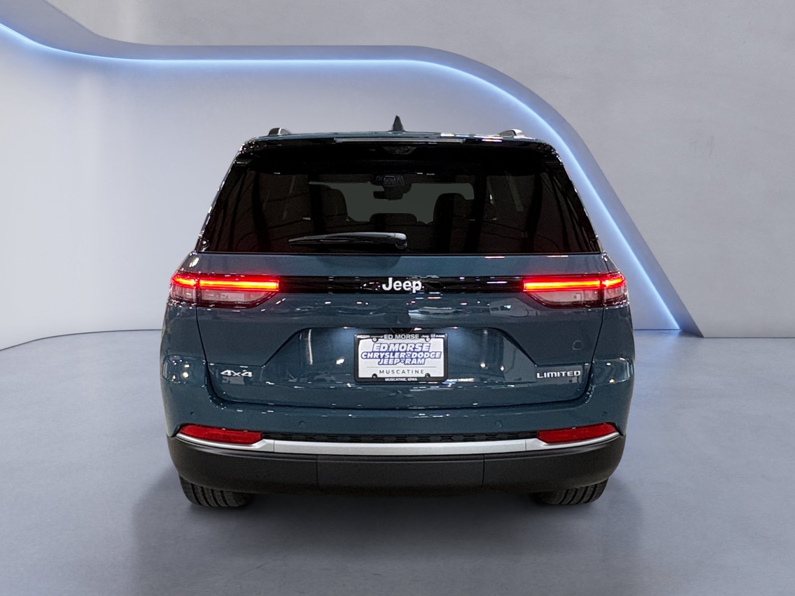 New 2027 Jeep Grand Cherokee Limited AWD/4WD image 4
