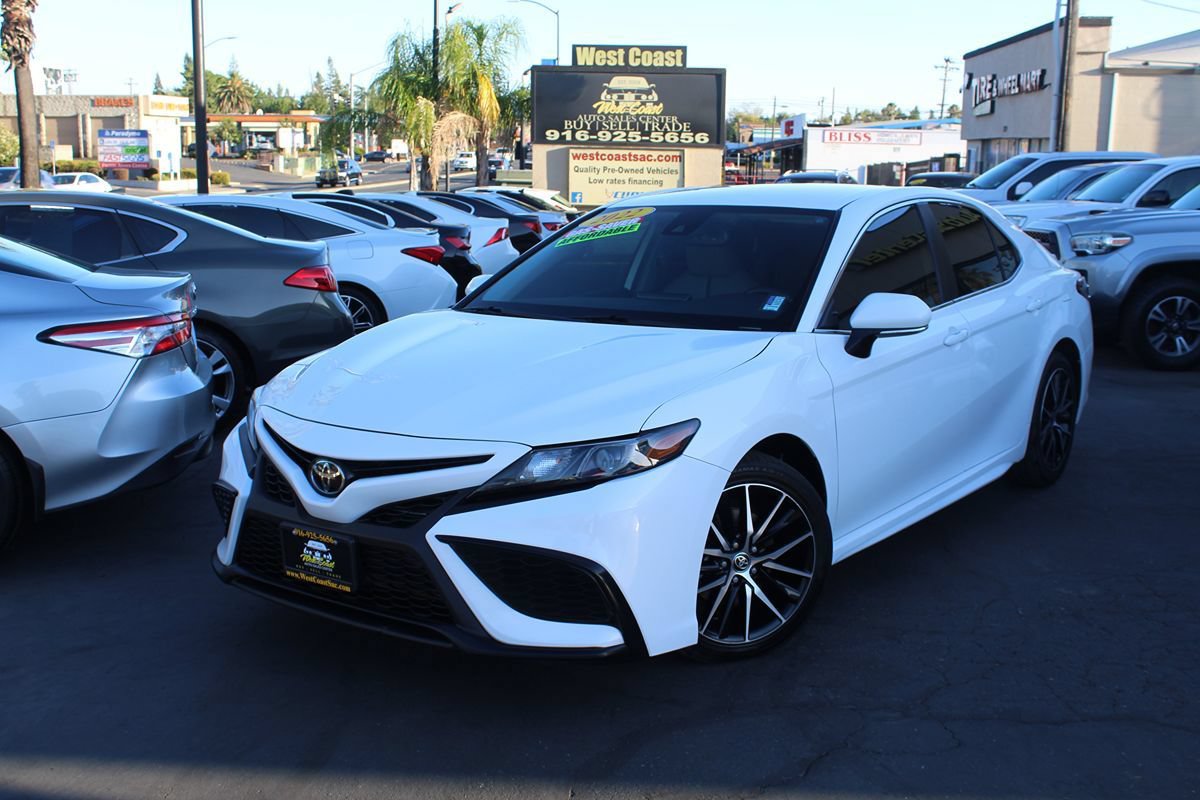 Used 2022 Toyota Camry SE w/ Convenience Package FWD image 37
