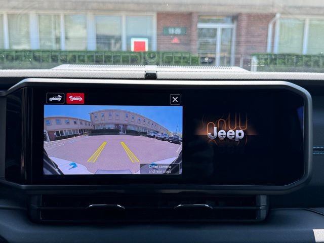 Used 2024 Jeep Wrangler High Altitude AWD/4WD image 44