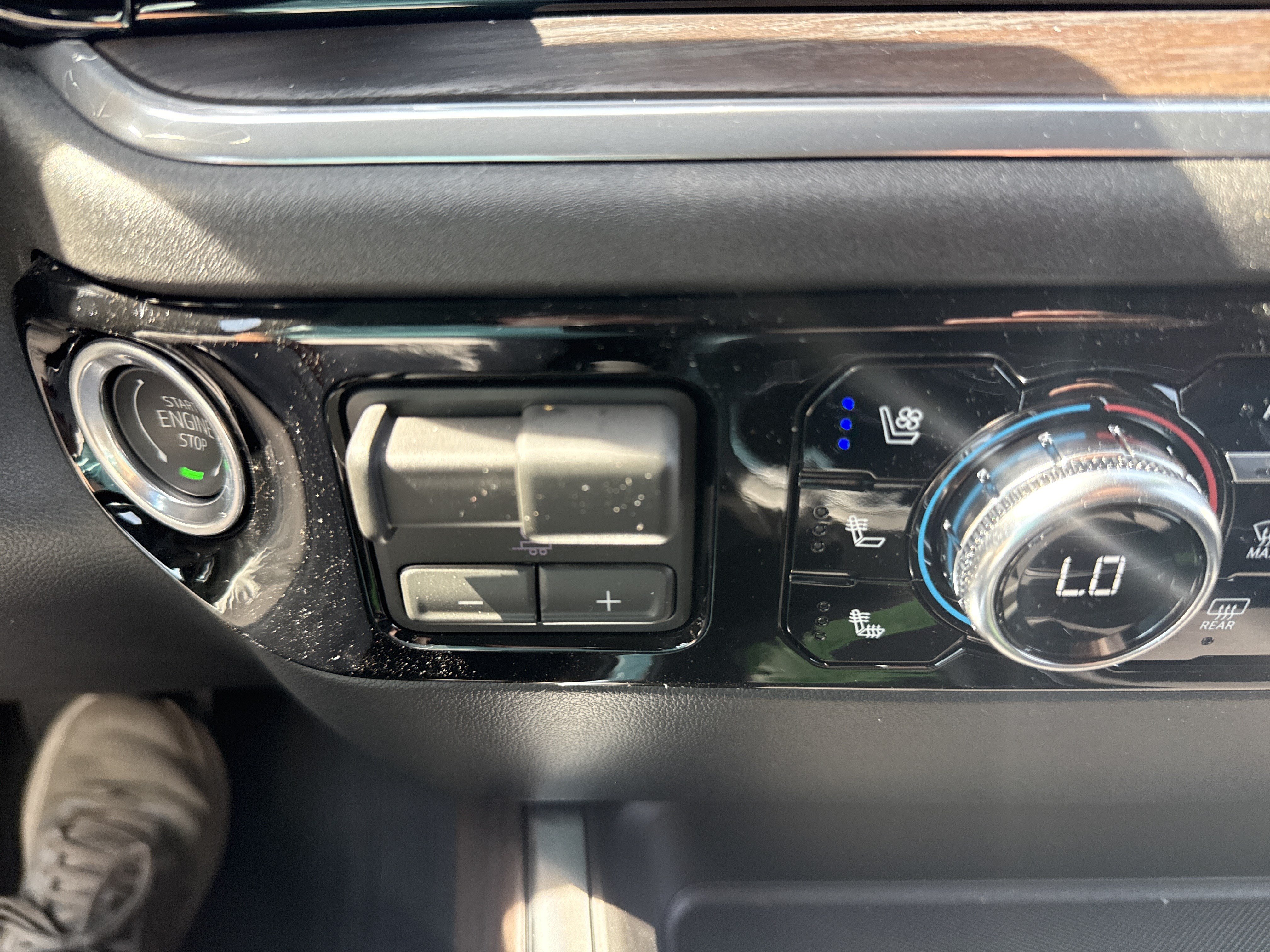 New 2026 GMC Sierra 2500 SLT AWD/4WD image 28