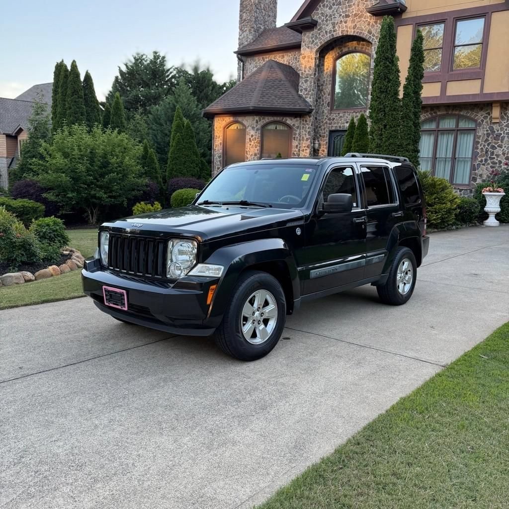 Used 2010 Jeep Liberty Sport w/ Popular Equipment Group AWD/4WD image 2