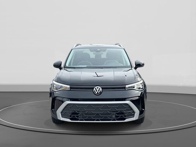 New 2026 Volkswagen Taos SE image 2