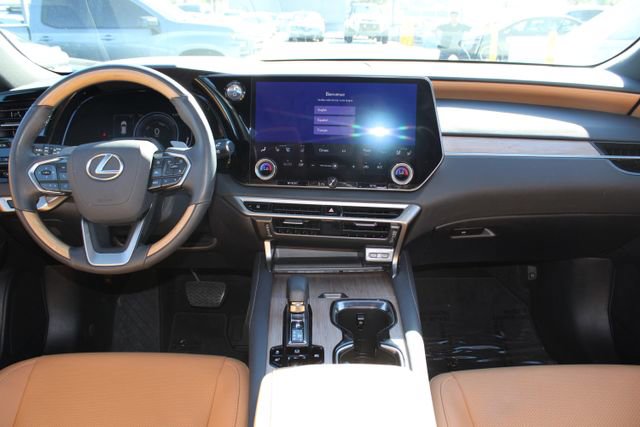 Certified 2024 Lexus RX 350h w/ Convenience Package image 10