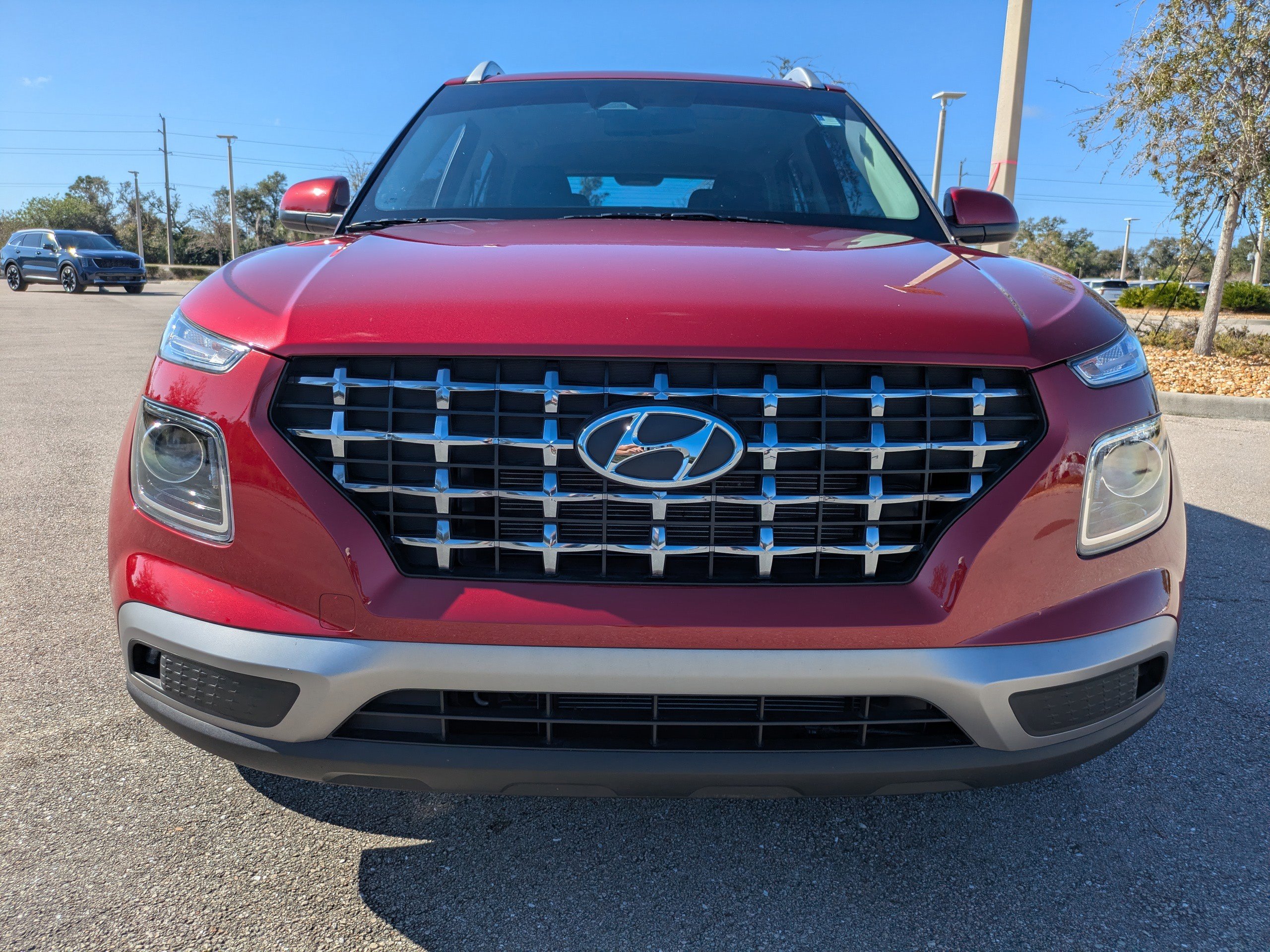 Used 2024 Hyundai Venue SEL image 3