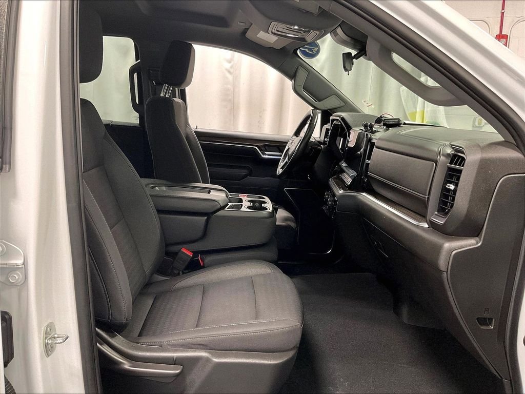 Used 2023 Chevrolet Silverado 1500 LT AWD/4WD image 11