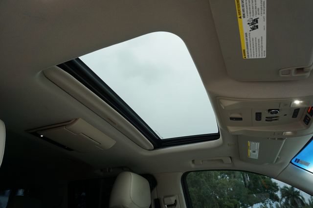 Used 2019 Cadillac Escalade ESV Luxury RWD image 8