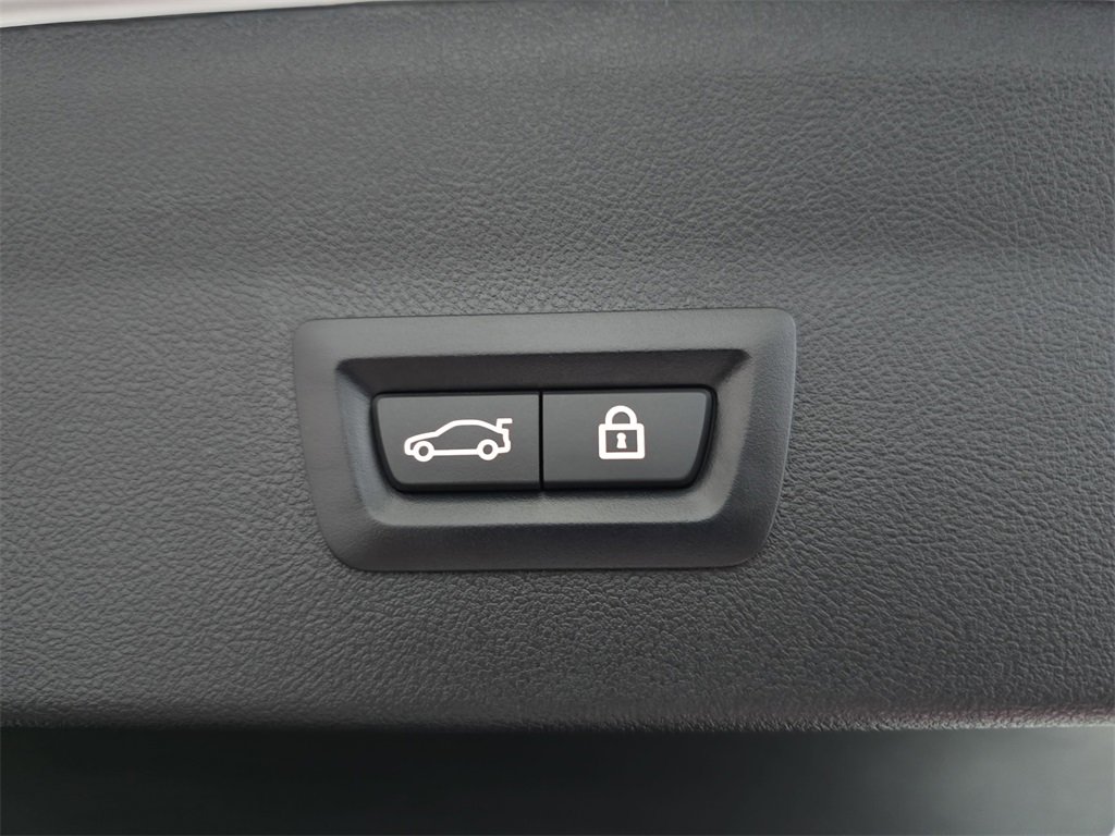 Used 2022 BMW X4 M40i image 17