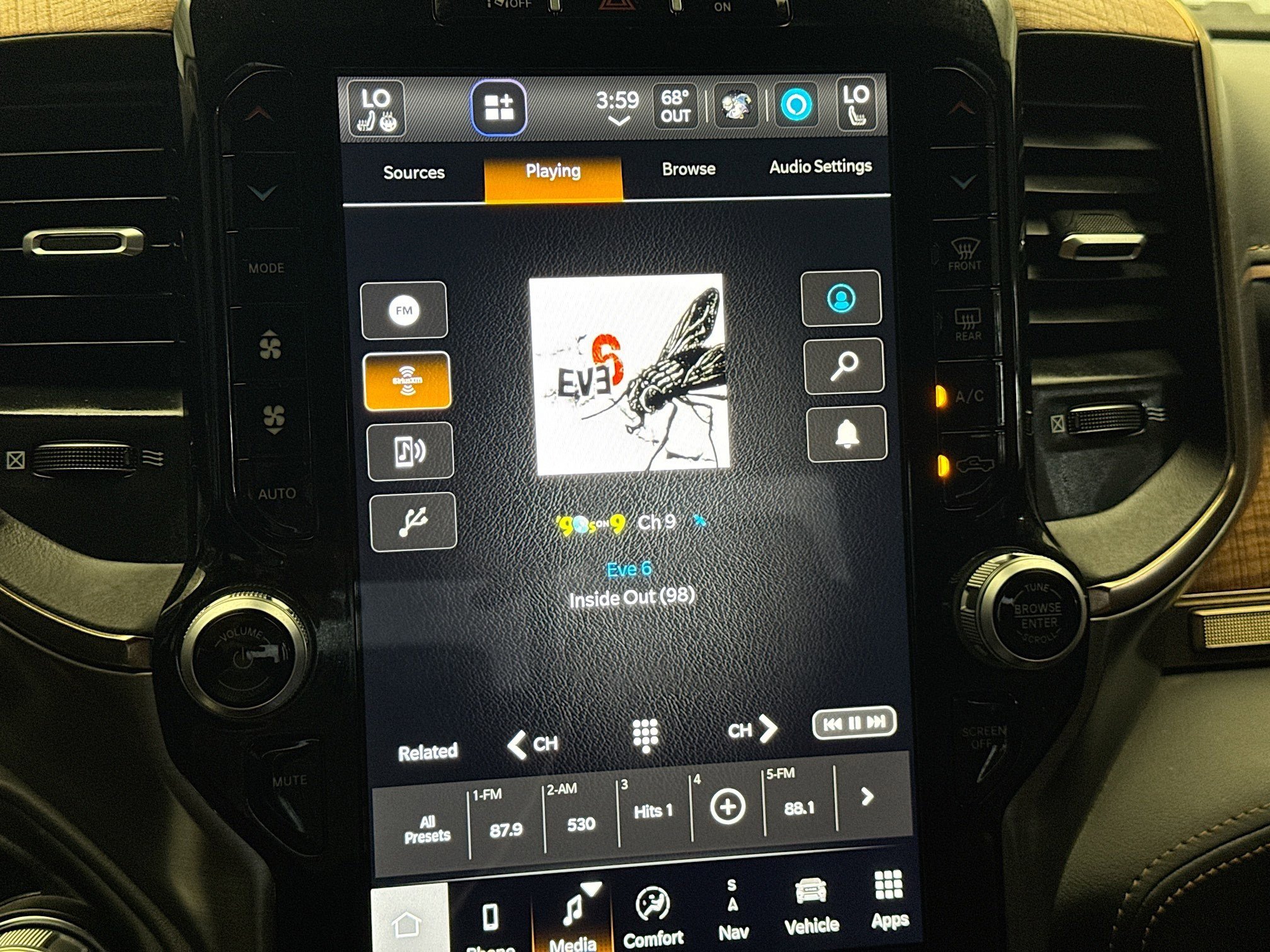 Used 2024 RAM 1500 Limited image 9