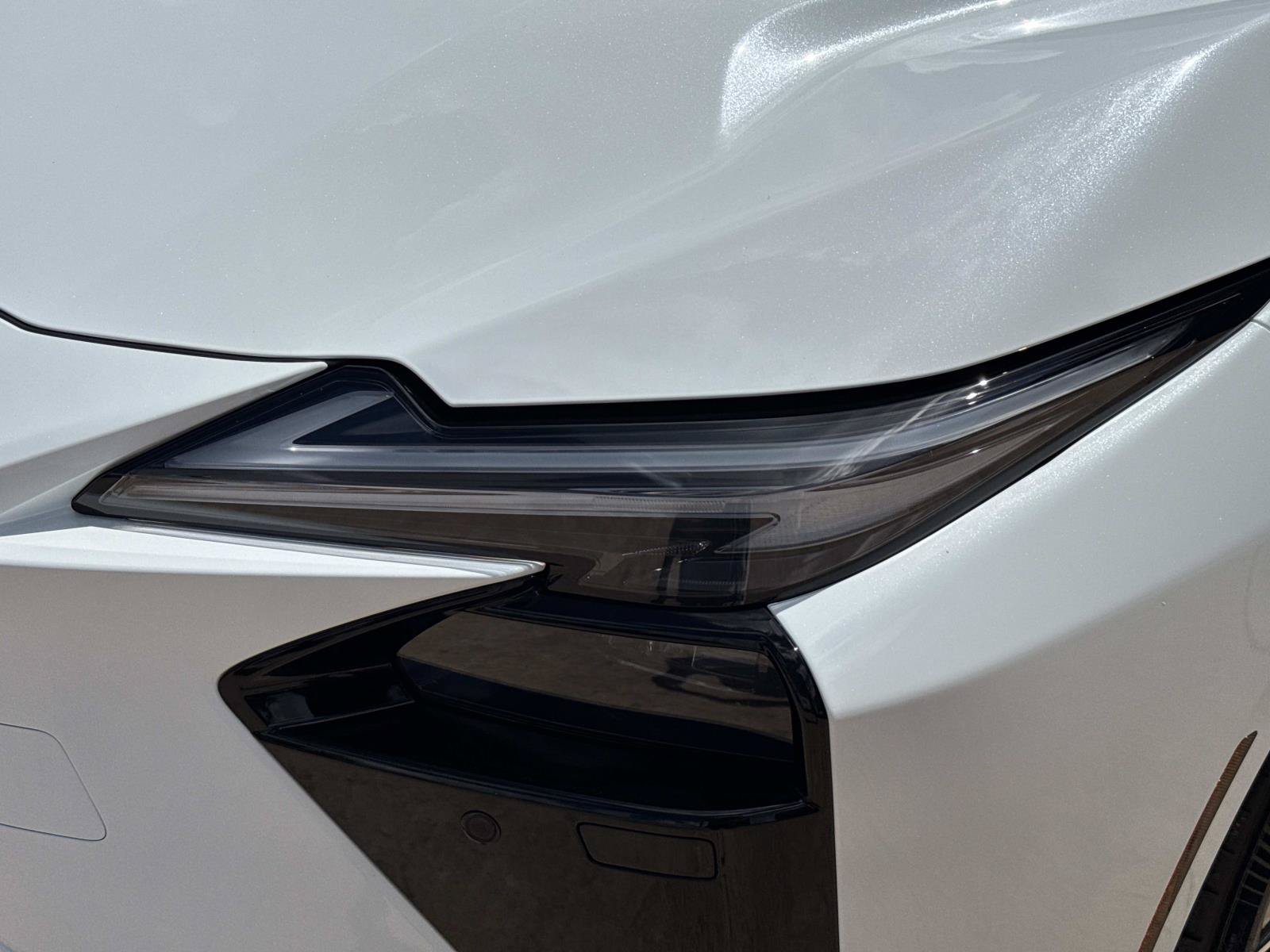 New 2026 Lexus ES 350e w/ Convenience Package FWD image 9
