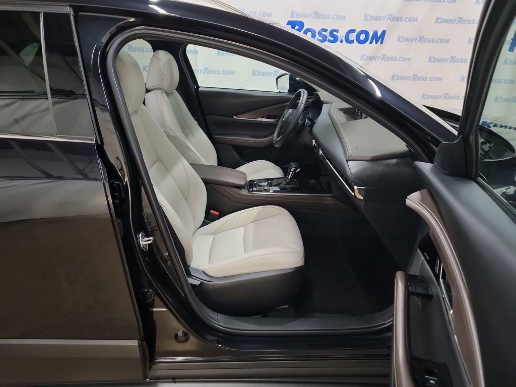 Used 2025 MAZDA CX-30 AWD 2.5 S w/ Premium Package image 14