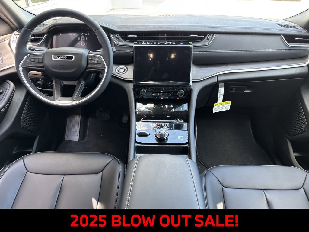 New 2025 Jeep Grand Cherokee Limited w/ Black Appearance Package image 9