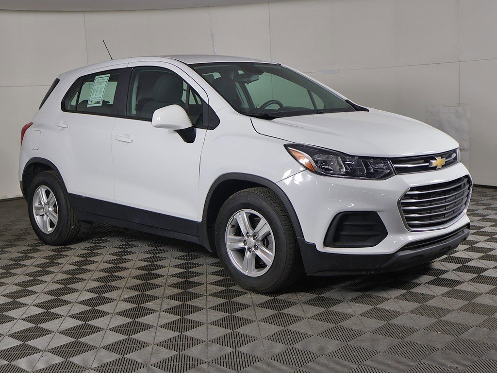 Used 2021 Chevrolet Trax LS image 2