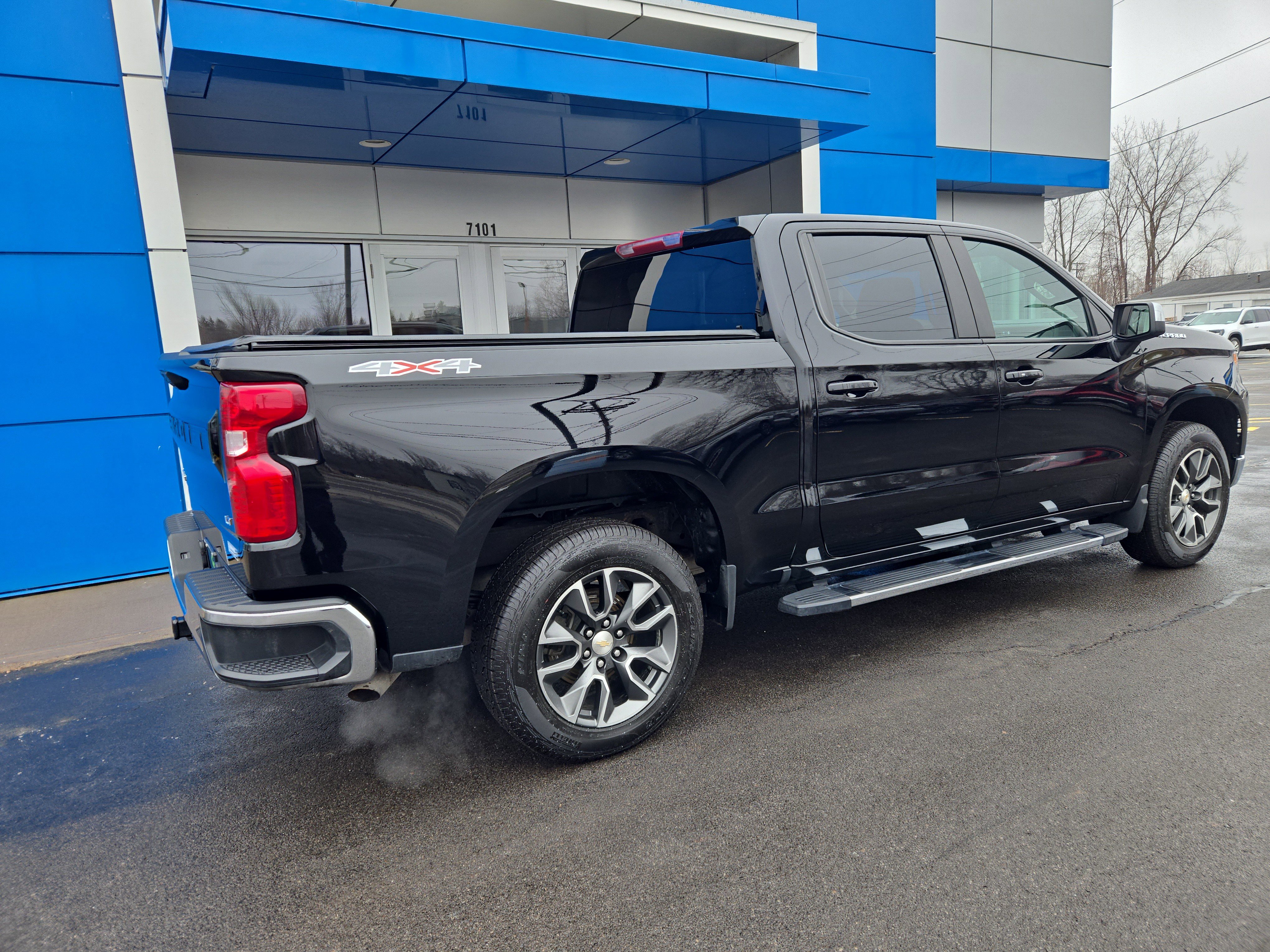 Certified 2023 Chevrolet Silverado 1500 LT AWD/4WD image 20