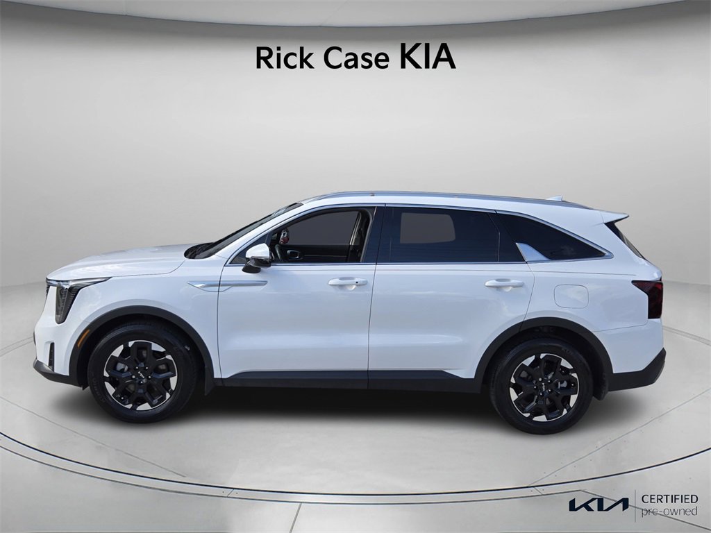 Certified 2024 Kia Sorento S image 3