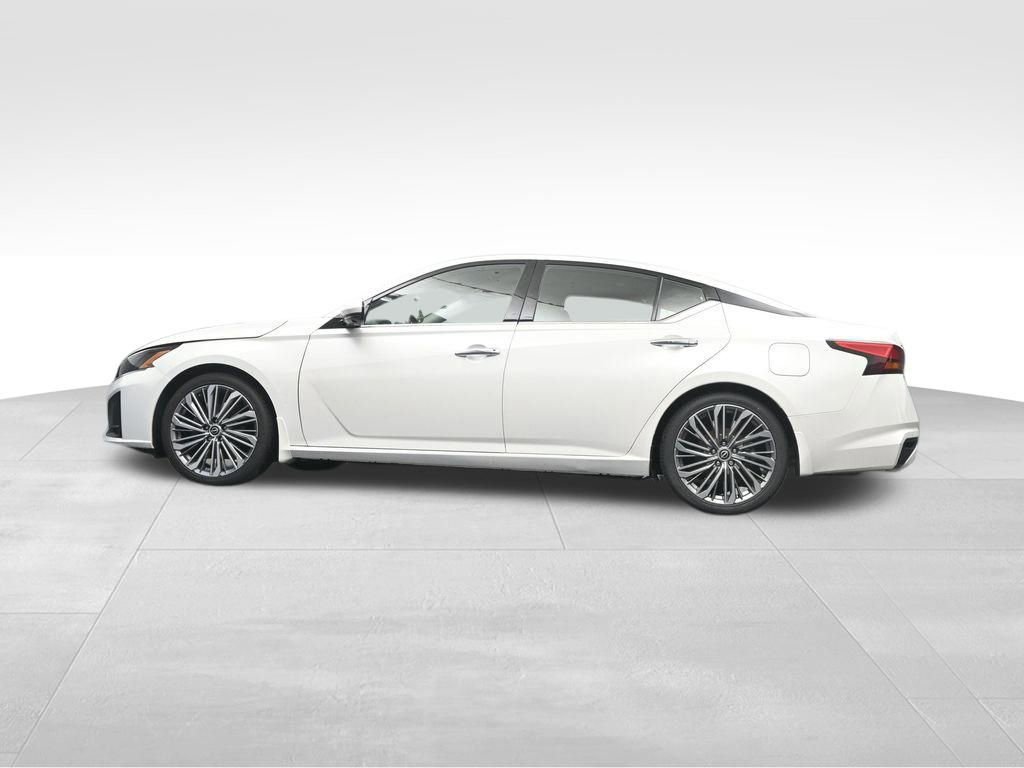 Used 2023 Nissan Altima 2.5 SL FWD image 12