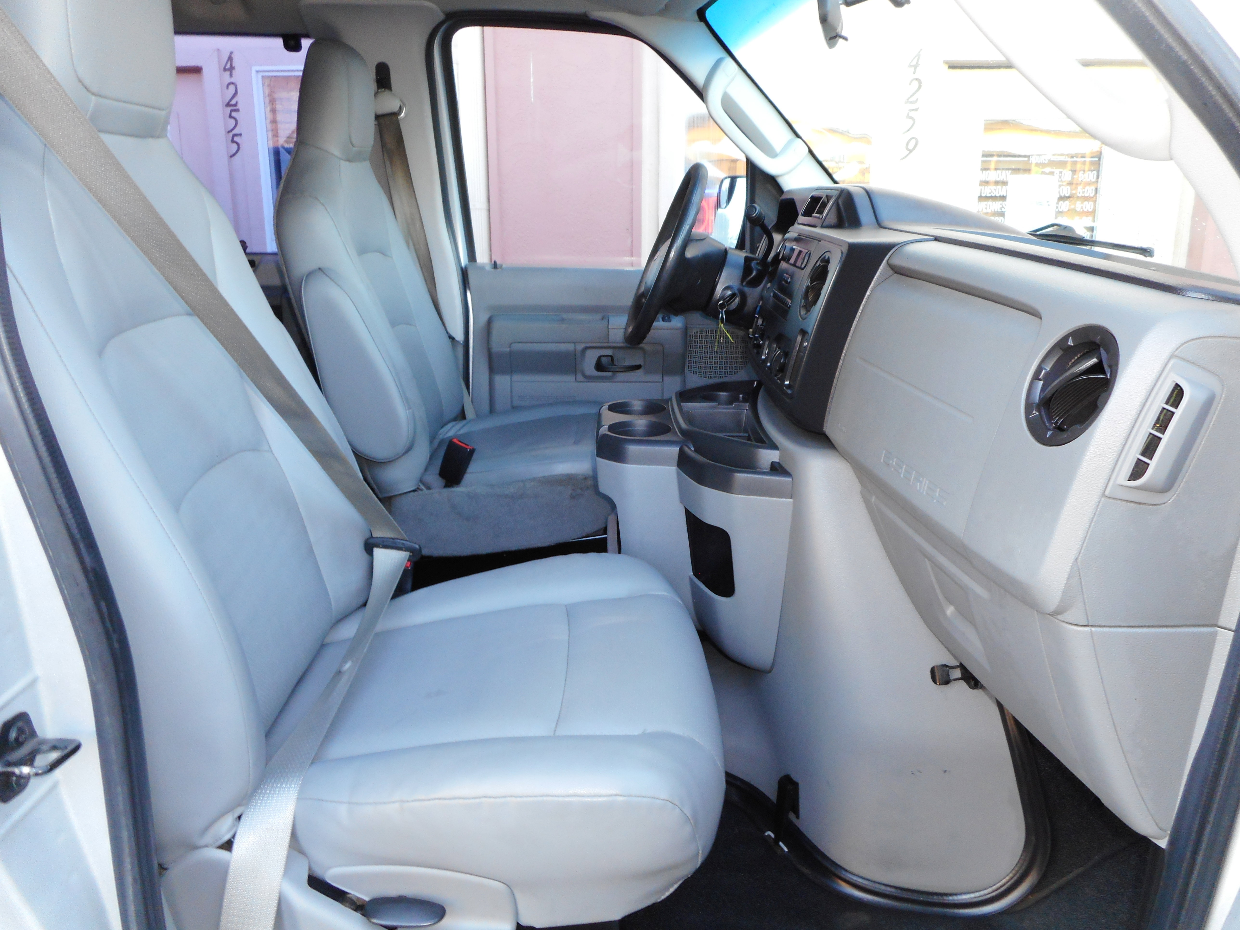 Used 2012 Ford E-350 and Econoline 350 XL w/ PWR Windows & Locks Group image 27