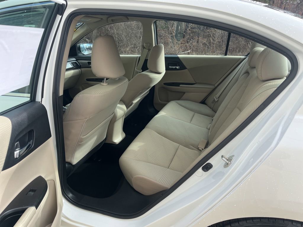 Used 2015 Honda Accord LX image 9