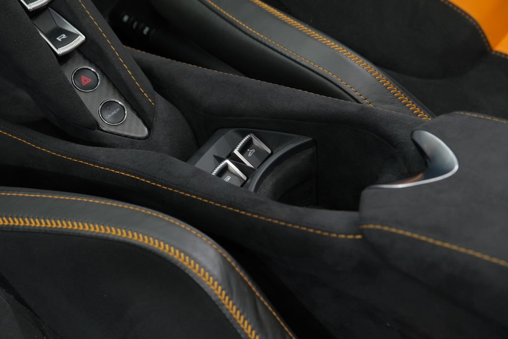Used 2020 McLaren 720S Spider RWD image 18