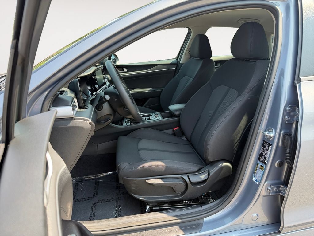 Used 2022 Kia K5 LXS FWD image 6