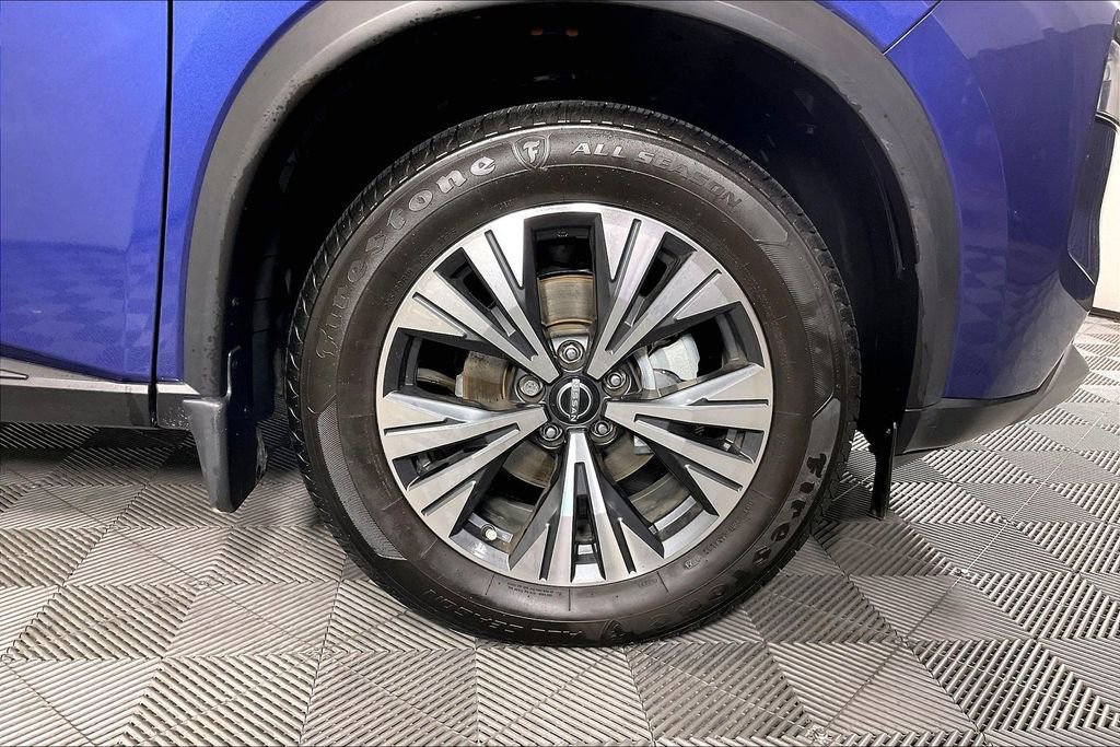 Used 2022 Nissan Rogue SV AWD/4WD image 11