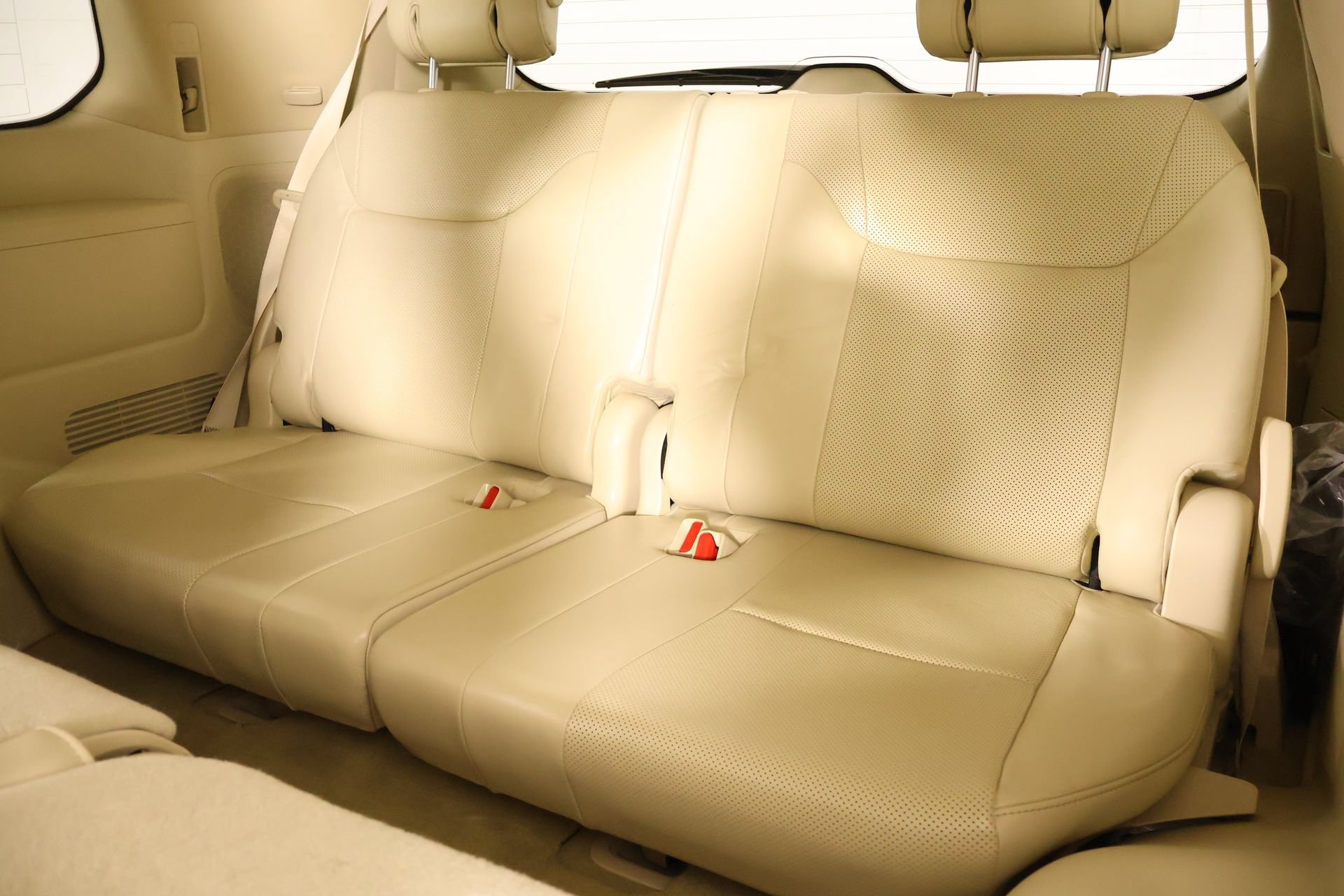 Used 2021 Lexus LX 570 4WD w/ Luxury Package image 15