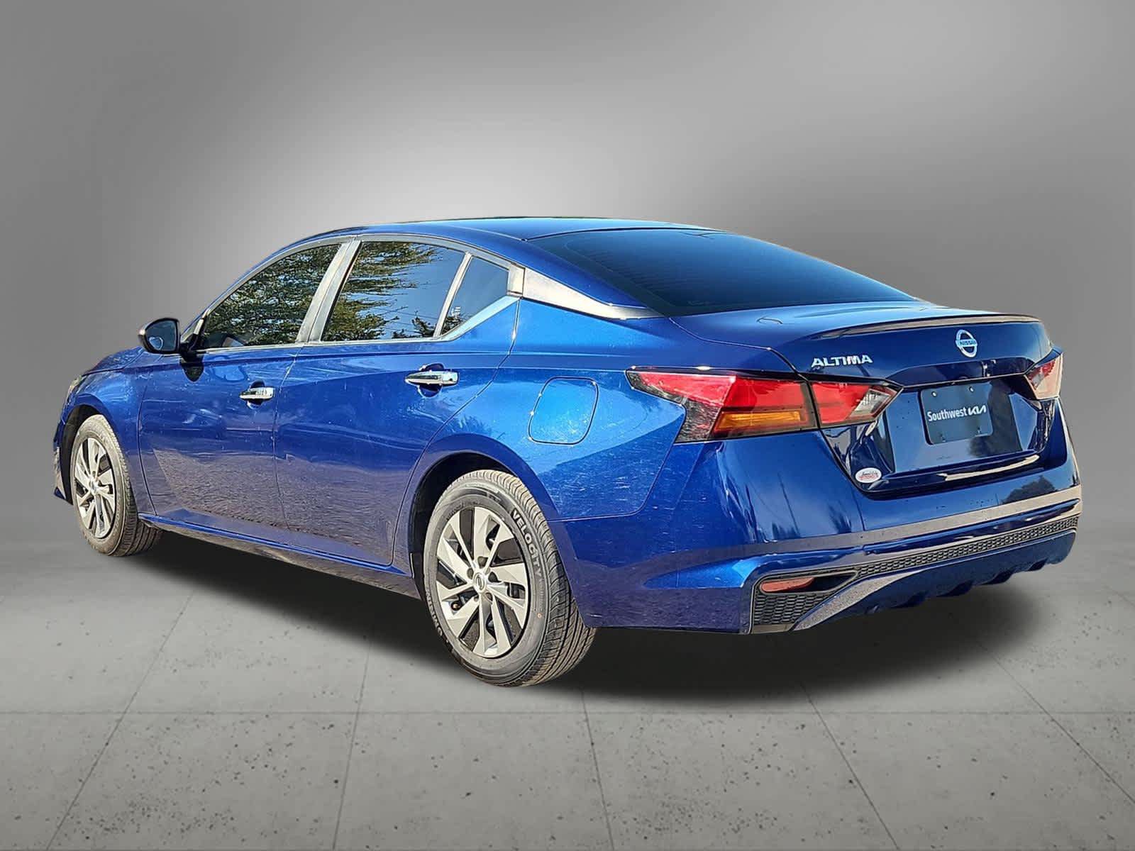 Used 2022 Nissan Altima 2.5 S FWD image 2